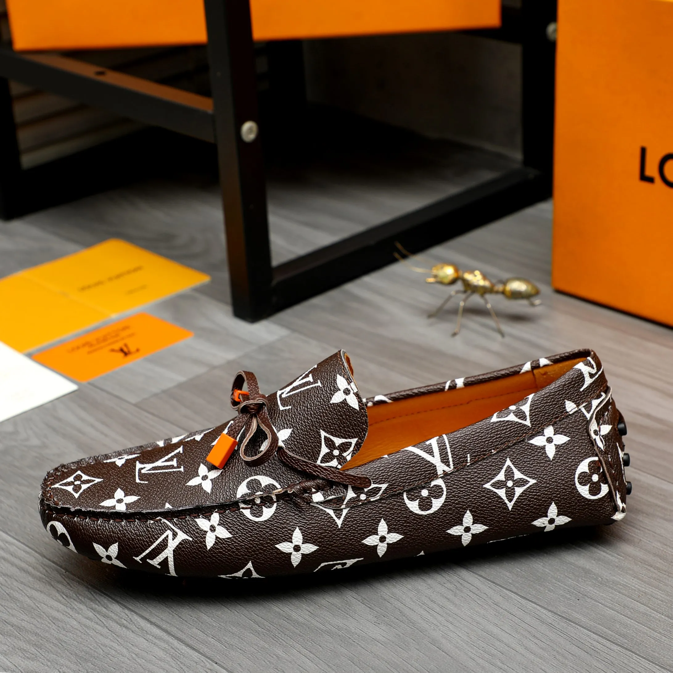 Men's shoes💰380 Product trademark: LV "Louis Vuitton" casual beanie shoes Regular size: 38-45 (45 is custom-made and non-returnable) Product materials: Selected printed cowhide upper, pigskin lining, rubber bean outsole